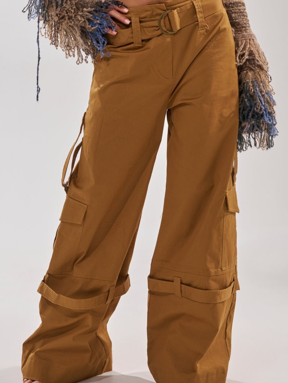 AKIRA Womens Wide-Leg Cargo Pants in Tan